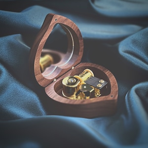 Lova - Heart Shape Personalized Wooden Music Box with Your Picture / Music Box with Mirror / Japanese Movement Mechanism Music Box
