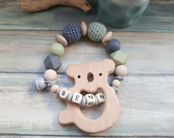 Greifling mit Glöckchen Greifring mit Namen aus Holz Silikonperlen lindgrün Greifring Elefant Wal Igel Junge Mädchen. Personalisierbar