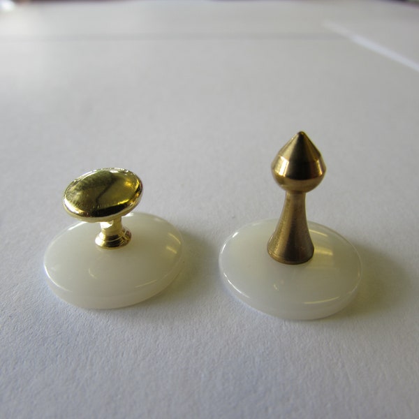 Collar studs for detachable collars Spear point front and back stud