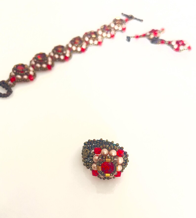 Ruby Red Beaded Jewelry Set: Bracelet, Ring, Earrings – Handcrafted Design zdjęcie 8
