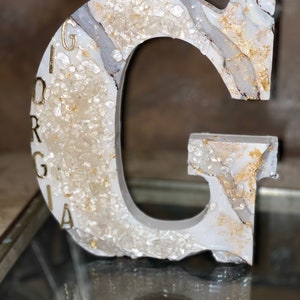 Lettera arte legno intagliato a mano dipinto bruciato e impreziosito da pietre preziose naturali e lettere di nome 3D compleanno battesimo regalo di nozze
