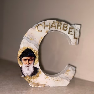 San Charbel lettera C wirh nome in oro icona religiosa lettera personalizzata resina battesimo ortodosso matrimonio prima comunione regalo di compleanno