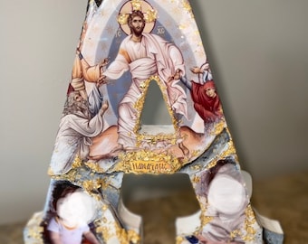 Letra de madeira personalizada com ícone religioso, presente de batizado