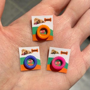 Miniature maison de poupée chien anneau à mâcher gâterie animal de compagnie faire semblant de caoutchouc cadeau décoration poupée 1:12