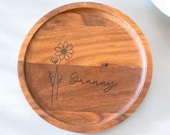 Personalized Birth Flower Jewelry Tray – Custom Name Keepsake for Mom
