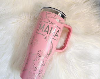 Mamá Est. 2025, 2026 o 2027 - Añade tu propio año Vaso térmico: 40 oz Acero inoxidable grabado con diseño floral Regalo para mamá primeriza