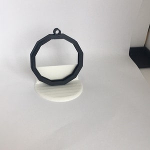 Flexible Twelve-sided Challenge Coin Holder