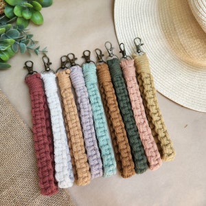 Macrame Keychain Wristlet| Boho Minimalist| Key Holder| Neutral Accessories