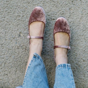 Pink Velvet Mary Jane Flats, Handmade Ballet Flats with Strap, Custom Fit Velvet Shoes, Vintage Inspired Soft Sole Footwear for Women