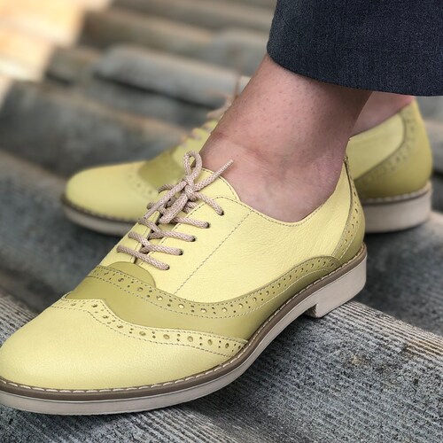 wide width yellow shoes