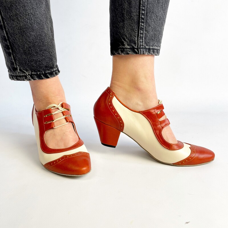 lace up oxford pumps