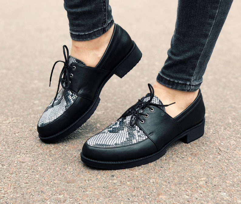 black saddle shoes womens