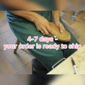 May include: A person holding a light brown leather shoe sole. The text "4-7 days - your order is ready to ship" is overlaid on the image in pink text.