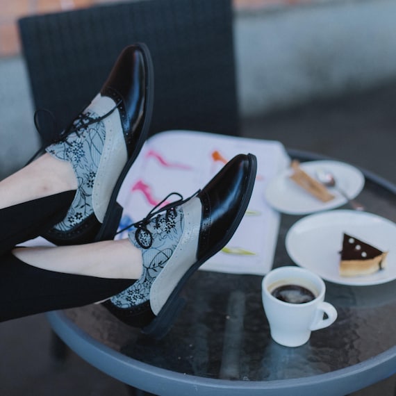 Black and Grey Leather Oxford Shoes Women, Lace Up Vintage Style Flats Floral Print