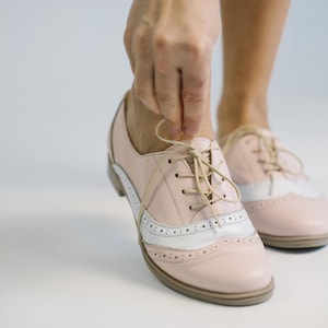 Custom Two-Tone Pink Oxford Shoes – Handmade Leather Lace-Up Flats for Women | Pastel Brogues for Everyday Style & Comfort