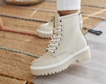 beige tactical boots