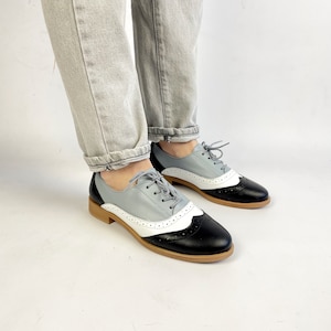 Women’s Leather Oxford Shoes – Retro Lace Up Brogues – Black Grey White Wingtip Shoes – Handmade Leather Flats – Vintage Office Shoes