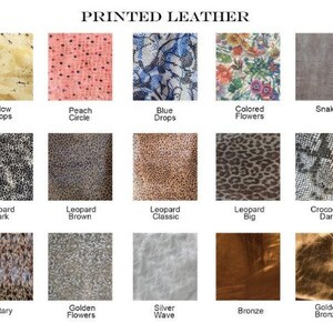 K&ouml;nnte beinhalten: Abbildung verschiedener bedruckter Ledertexturen. Die Muster umfassen "Yellow Drops", "Peach Circle" und florale Designs. Tierdrucke wie Leopard und Schlange sind ebenfalls zu sehen, zusammen mit metallischen Oberfl&auml;chen wie Bronze und Goldbronze.