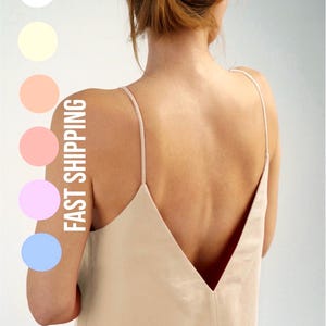 Vanilla white long linen slip dress V-neck / Vanilleweißes langes Leinen-Trägerkleid V-Ausschnitt / Robe longue vanille lin col V