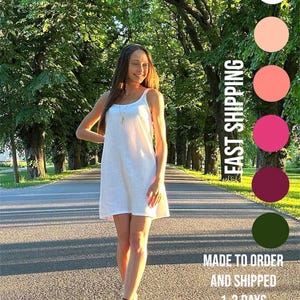 Short white linen dress sleeveless round neck, Weißes kurzes Leinenkleid ärmellos runder Hals, Robe courte blanche lin sans manches col rond