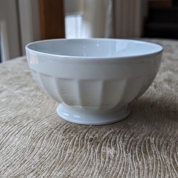 Vintage white cafe au lait bowl. Ceramic chocolat bowl