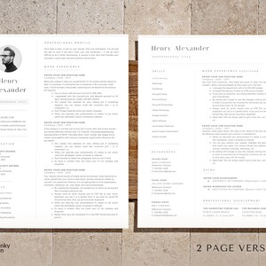 Pu&ograve; includere: Un modello di curriculum vitae su due pagine in bianco e nero con un design professionale. Il curriculum vitae include sezioni per il profilo professionale, l'esperienza lavorativa, le competenze, la formazione, i riferimenti e i risultati aggiuntivi. Il curriculum vitae &egrave; per Henry Alexander.