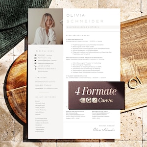 May include: A resume with a photo of a woman in a white shirt, with text in German and English. The resume is on a wooden tray with a gold ring. The resume includes the text "4 Formate" and "Canva".