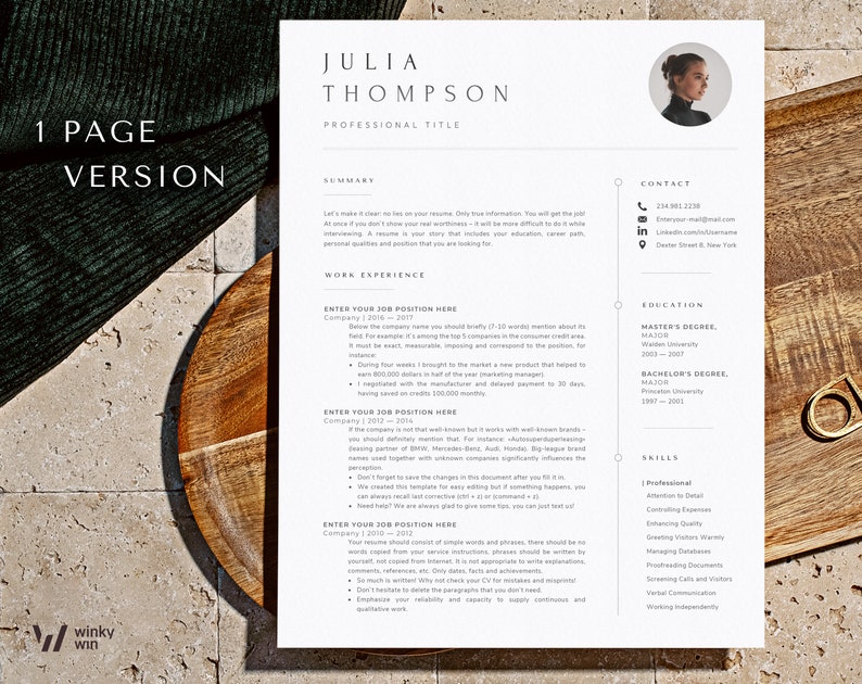 Puede incluir: Una plantilla de curr&iacute;culum vitae blanca con un fondo verde. El curr&iacute;culum es para Julia Thompson e incluye su informaci&oacute;n de contacto, experiencia laboral, educaci&oacute;n y habilidades. El curr&iacute;culum est&aacute; formateado con un dise&ntilde;o profesional y moderno.
