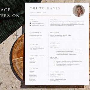 Pode incluir: Um modelo de curr&iacute;culo profissional com o nome "Chloe Davis" no topo. O curr&iacute;culo inclui se&ccedil;&otilde;es para informa&ccedil;&otilde;es de contato, resumo, conquistas, educa&ccedil;&atilde;o, atividades, habilidades t&eacute;cnicas, habilidades-chave, experi&ecirc;ncia e trabalho volunt&aacute;rio. O texto "1 PAGE VERSION" est&aacute; no canto superior esquerdo.