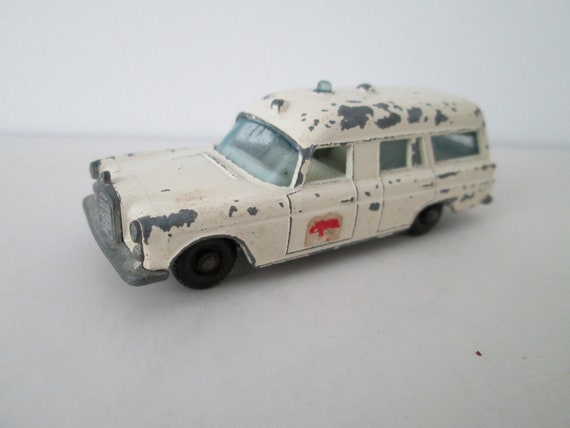 matchbox binz ambulance