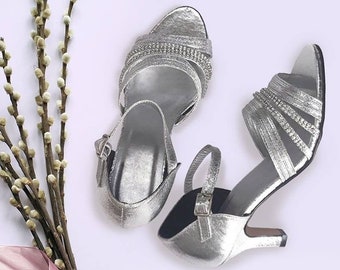 extra wide silver dress sandals
