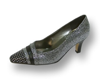 womens black dress shoes wide width