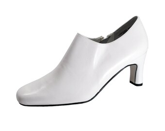 wide width women booties