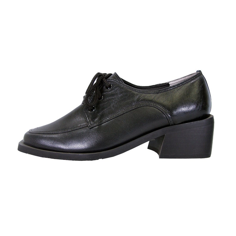 womens wide width leather shoes