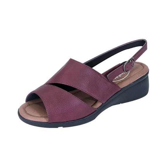 women's wide width comfort sandals