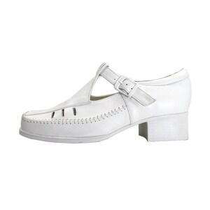 wide width t strap shoes