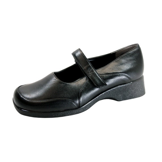 wide width mary janes