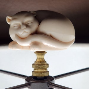 Curled Up Cat Lamp Finial
