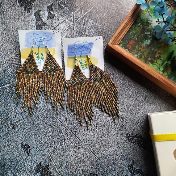 Boho-chic: vibrant geometric earrings with natural stones - a personalized gift, eye-catching jewelry, natural stone colors