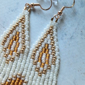 Seed beaded earrings, gradient of milky gold beaded earrings, beaded boho earrings, ukraine handmade, fringe earrings, personalized gift zdjęcie 5