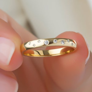 Diamond Wedding Band / 14k Gold Flush Round Diamond Stacking Ring / Stacking Ring / Surface Setting / Anniversary Gift / Diamond Engagement