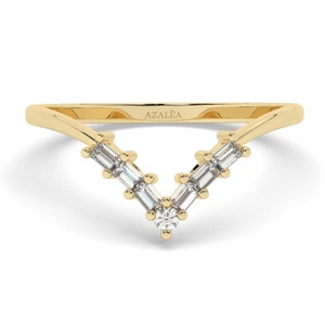 Curved Baguette Diamond Wedding Band / 14k Gold Baguette Diamond Chevron Ring / V Shape Diamond Wedding Band / Diamond Anniversary Ring