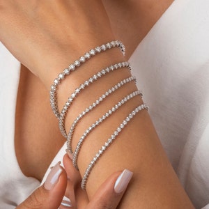 Diamond Buttercup Setting Tennis Bracelet / 14k Gold Crown Illusion Setting Tennis Bracelet / Elegant Crown Setting Tennis Bracelet