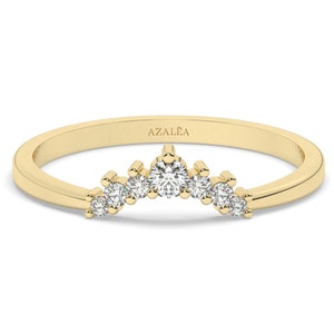 Curved Diamond Wedding Band / 14k Gold Round Diamond Stacking Ring / Diamond Wedding Band / Stacking Ring / Engagement Rings / Gift for Her