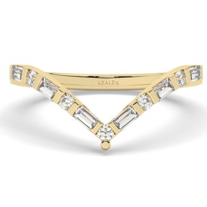 Curved Baguette Diamond Wedding Band / 14k Gold Baguette Diamond Chevron Ring / V Shape Diamond Wedding Band / Diamond Anniversary Ring