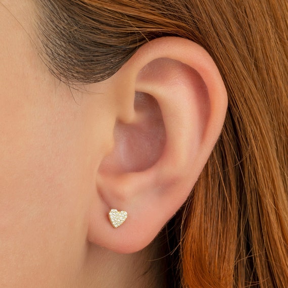 Gold diamond heart earrings discount