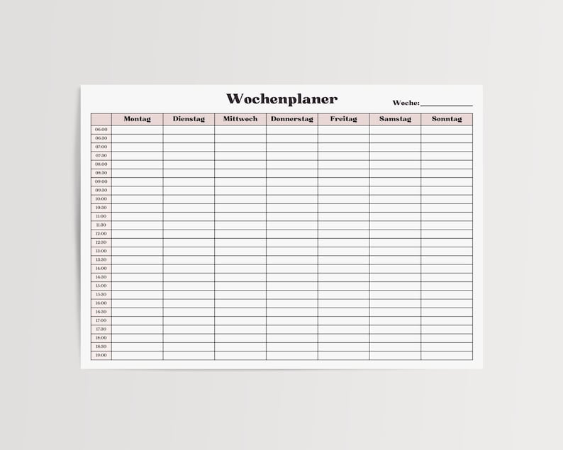 Weißes Blatt Papier mit Wochenplaner Zeitplan von Montag bis Sonntag, halbstündliche Einteilung der Tageszeiten, minimalistisches Raster mit dünnen Linien und zart rosa Überschriften.