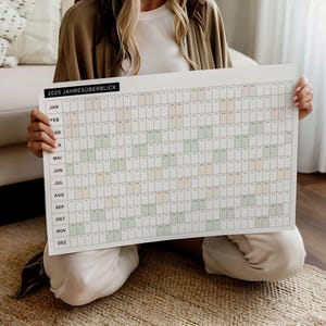 2025 Wandkalender Deutsch | Digitaler Download | Kalender Beige / Grün | Jahresübersicht A0, A1, A2, A3 | Clean, Minimalistisch | Querformat