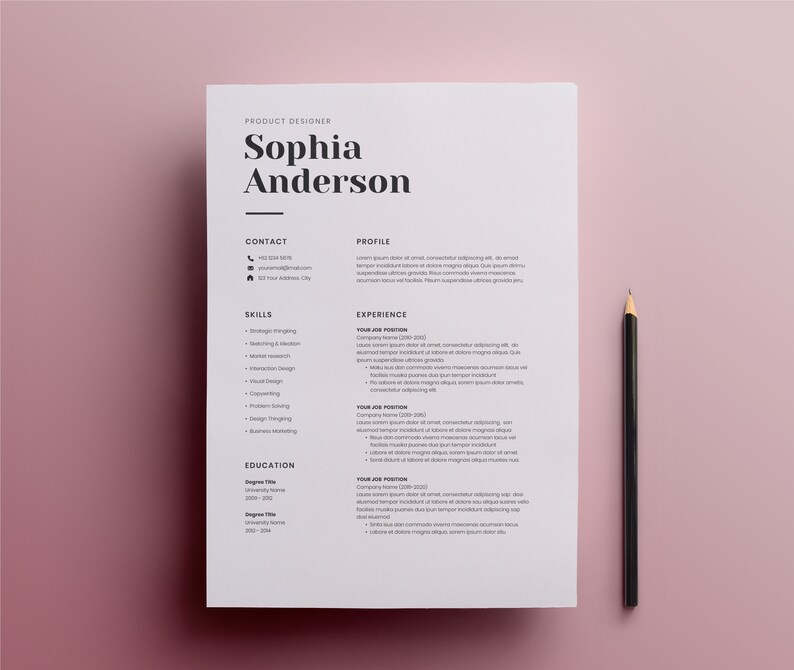 Może przedstawiać: Czarno-biały szablon CV z nazwą Sophia Anderson u g&oacute;ry. CV zawiera sekcje dotyczące informacji kontaktowych, umiejętności, doświadczenia i wykształcenia.