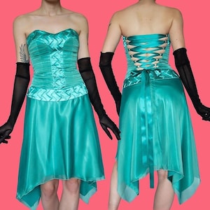 Vestido de hada Y2K con espalda descubierta y tirantes sin tirantes Charas en color verde azulado, talla 8-10/S del Reino Unido